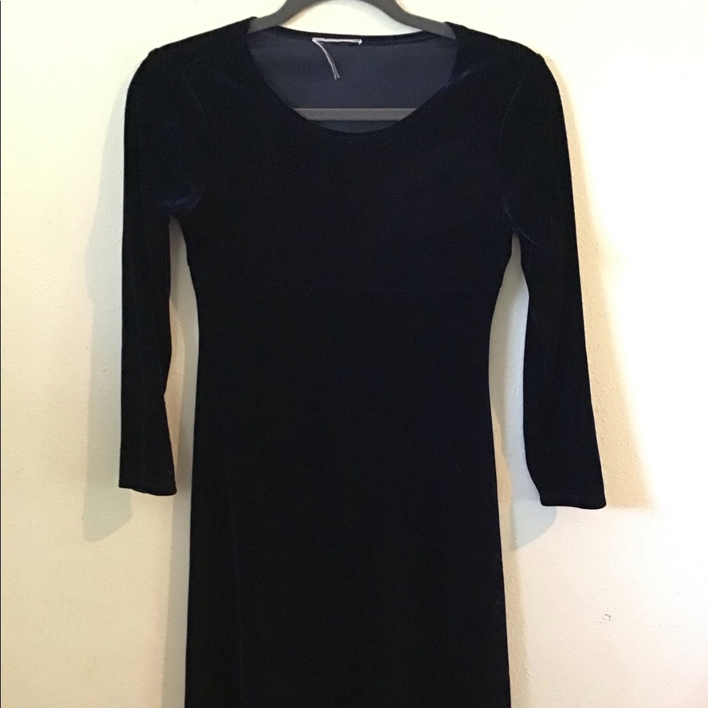 Girl’s blue velvet dress, long sleeves